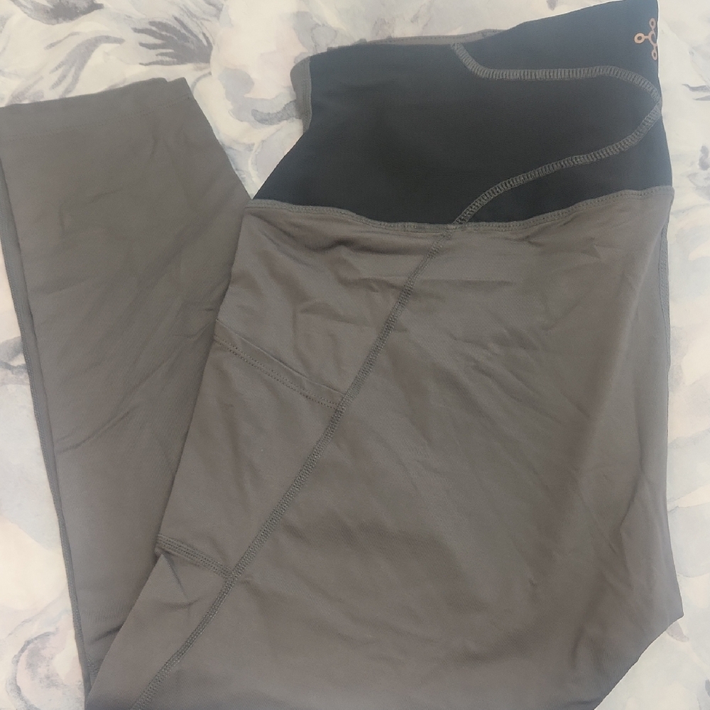 Women's Gray Leggings
